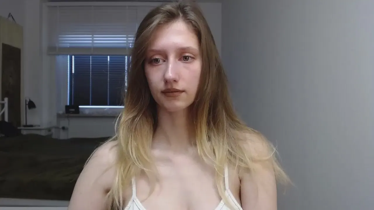 Offline sensual_Luna on Cam4