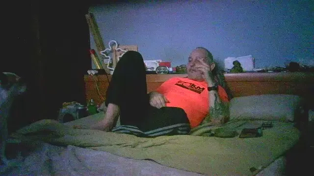 Offline serapo37 on Cam4