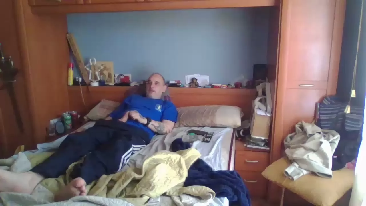 Offline serapo37 on Cam4