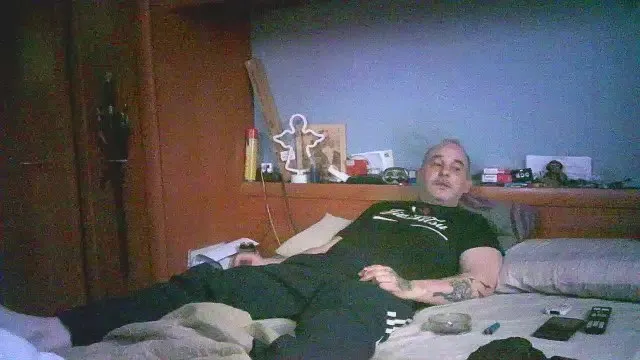 Offline serapo37 on Cam4