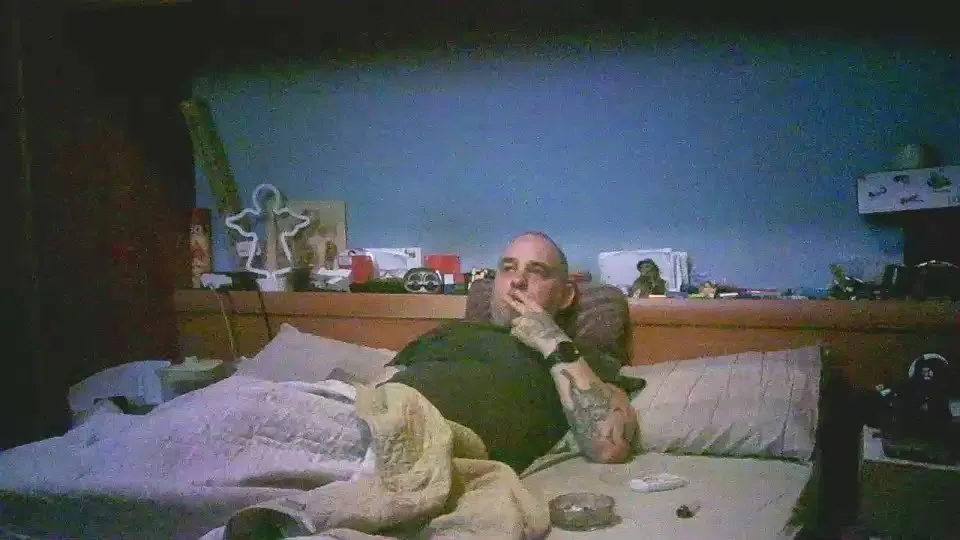 Offline serapo37 on Cam4