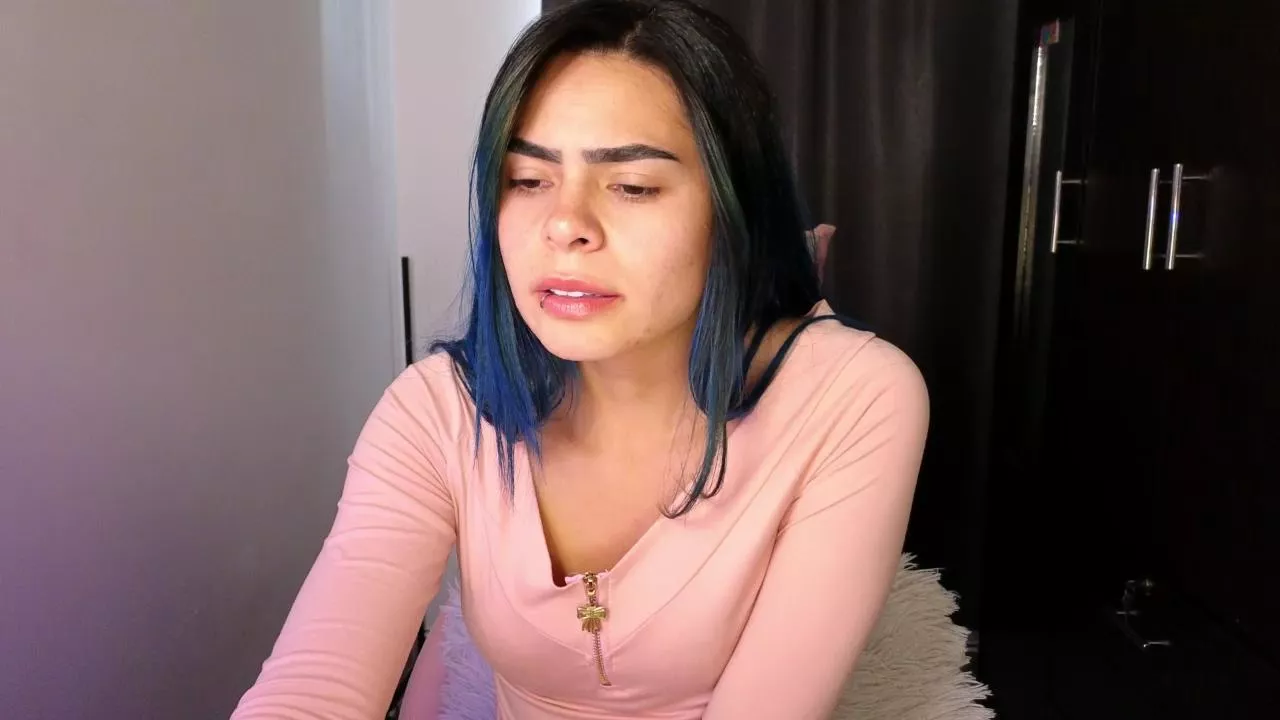 Offline sexxyladyy_ on Cam4