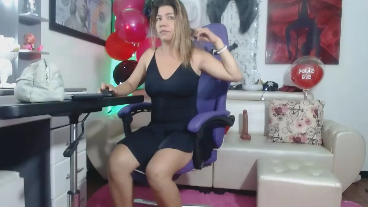 Offline sexy_girl_hot_ on Cam4