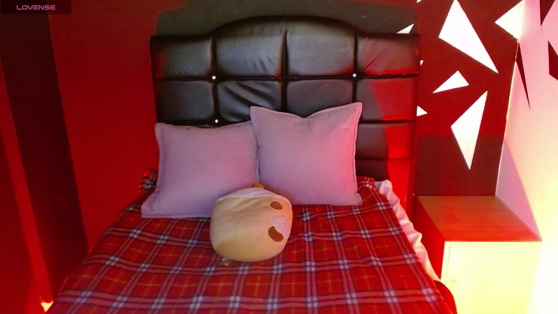 Offline Sexy_Naf on Cam4