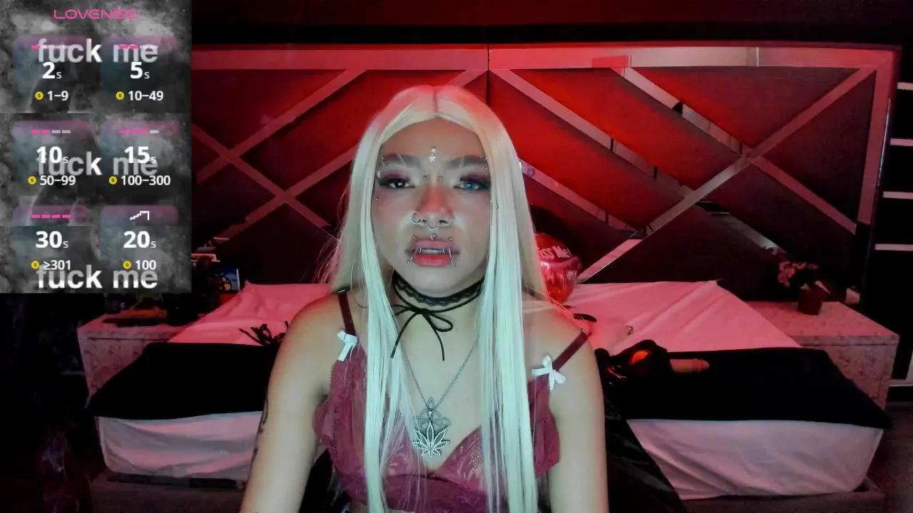 Offline Sexy_Naf on Cam4