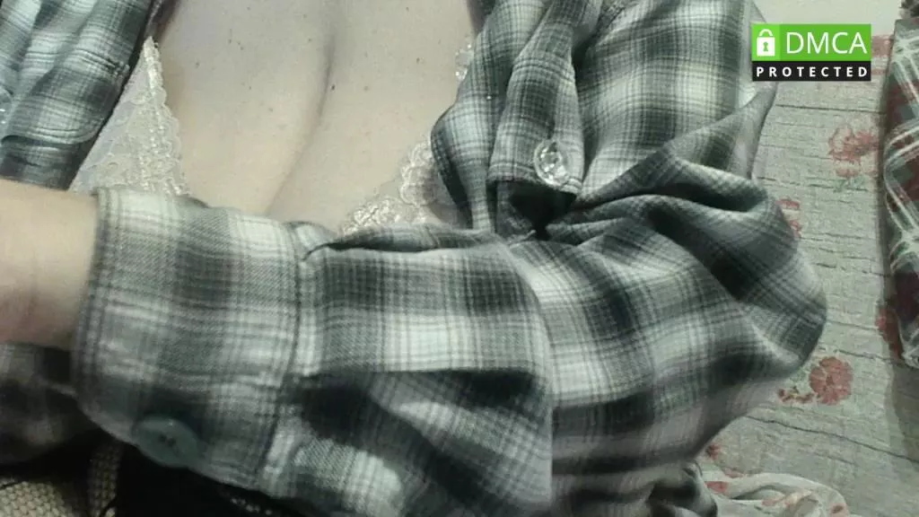 Offline sexy_tettona on Cam4