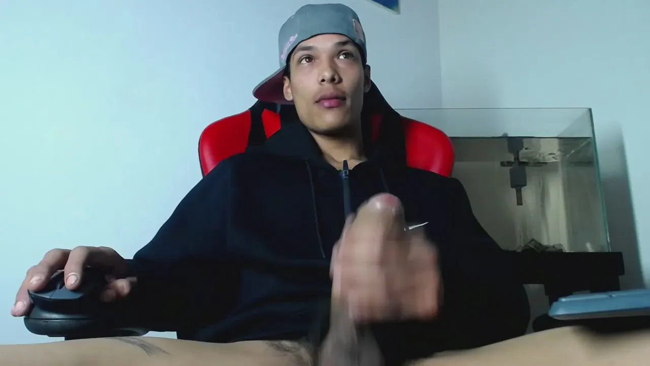 Offline Sexydominator on Cam4