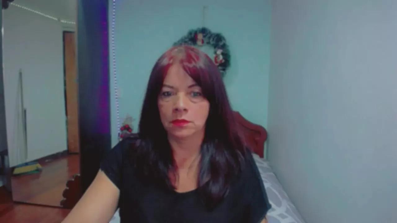 Offline sexygradmom on Cam4