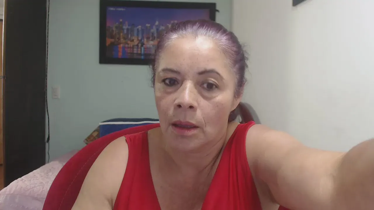 Offline sexygradmom on Cam4