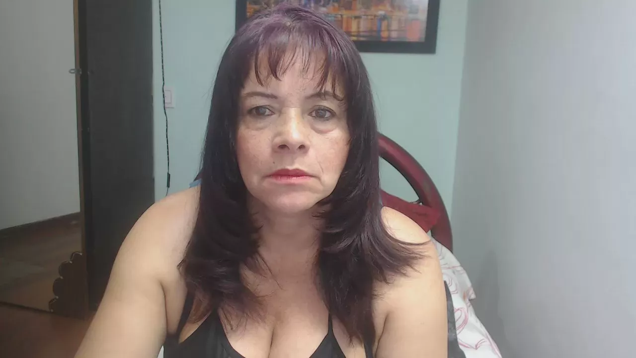 Offline sexygradmom on Cam4