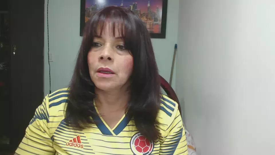 Offline sexygradmom on Cam4