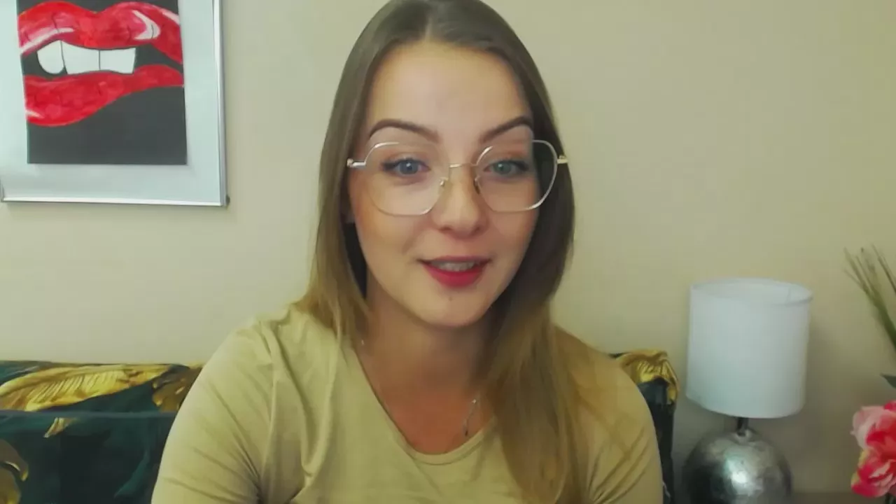 Offline SexyNatalie on Cam4