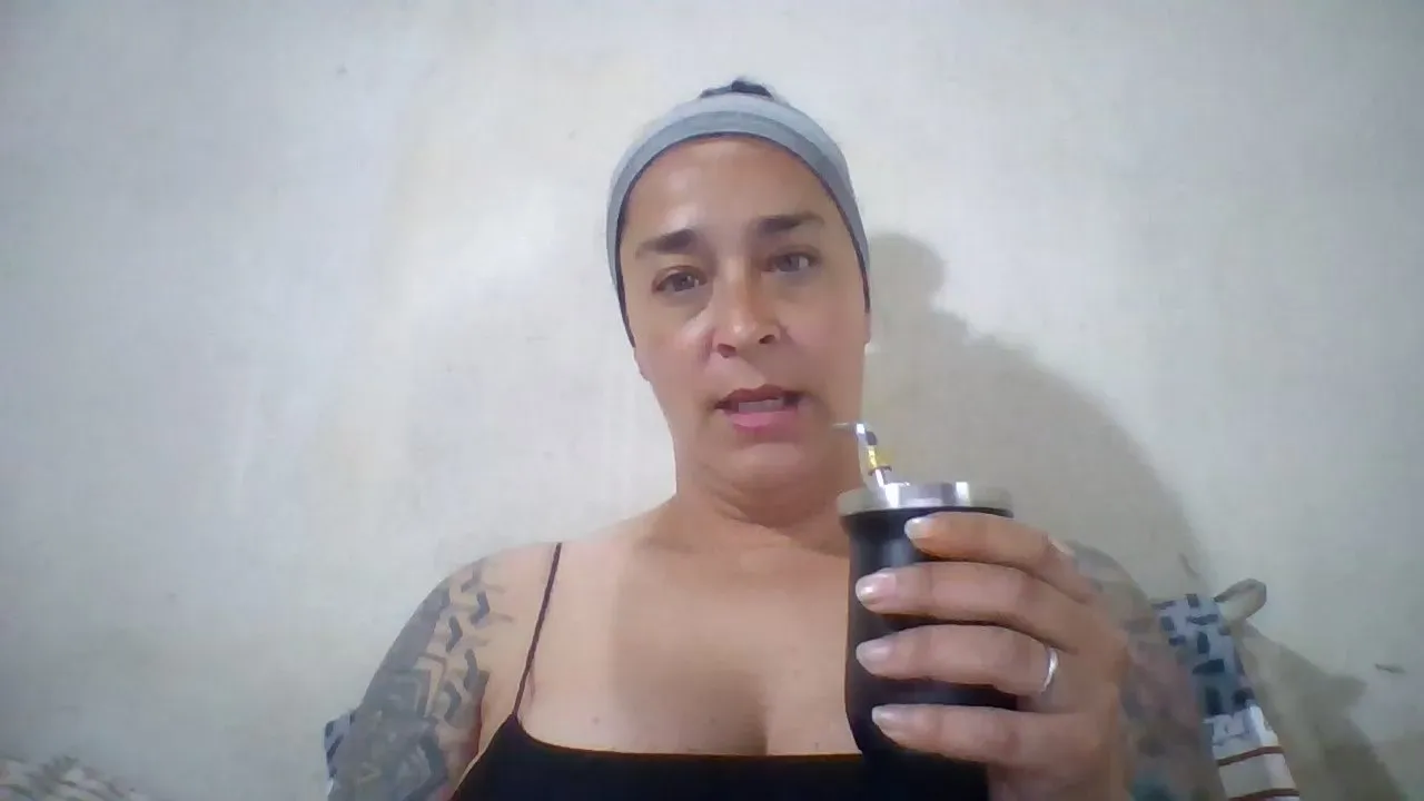 Offline SexyTattooed7 on Cam4