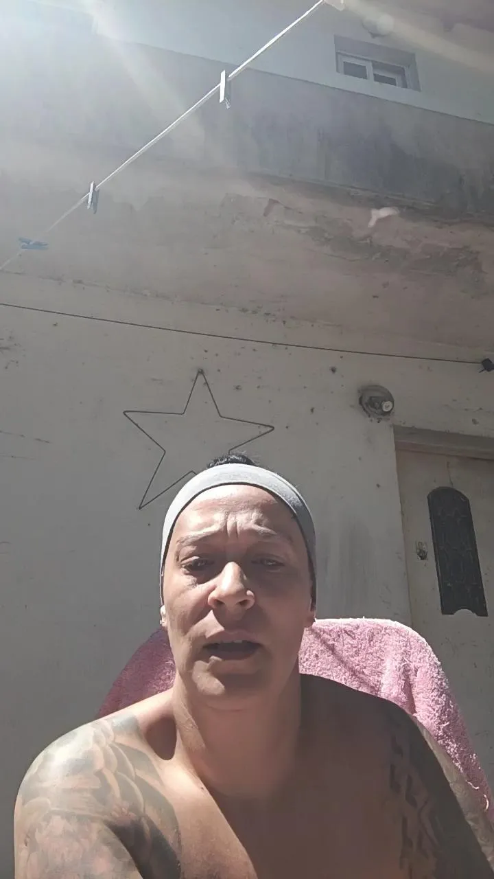 Offline SexyTattooed7 on Cam4