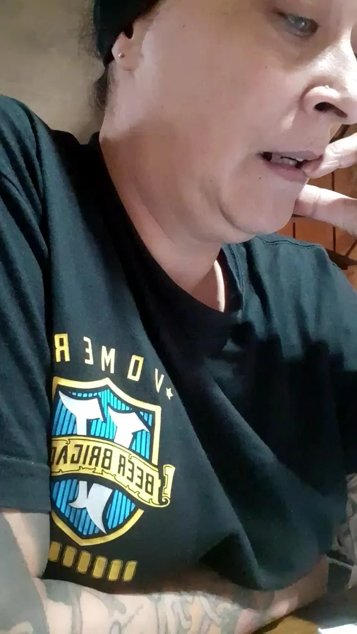 Offline SexyTattooed7 on Cam4