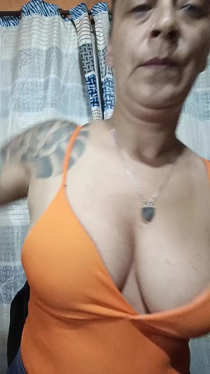 Offline SexyTattooed7 on Cam4