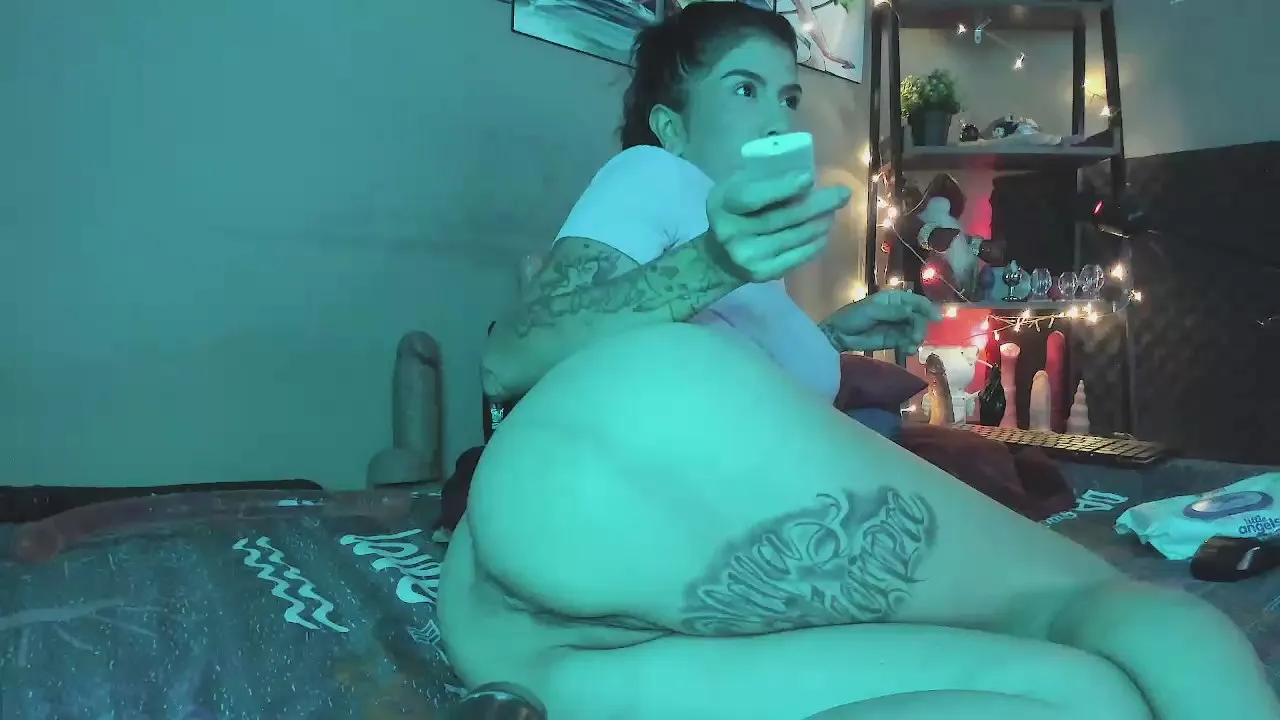 Offline Shadia_Squirt on Cam4