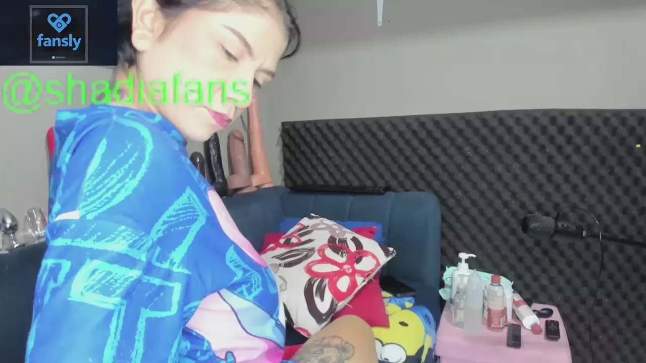 Offline Shadia_Squirt on Cam4