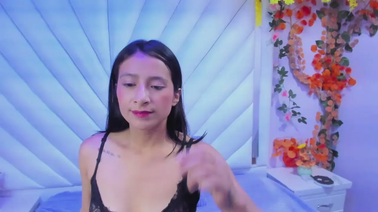 Offline Sharllote on Cam4