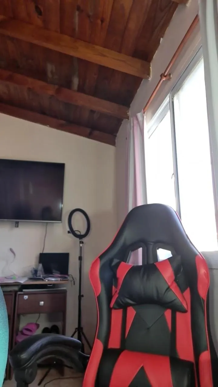 Offline Shirlita2 on Cam4