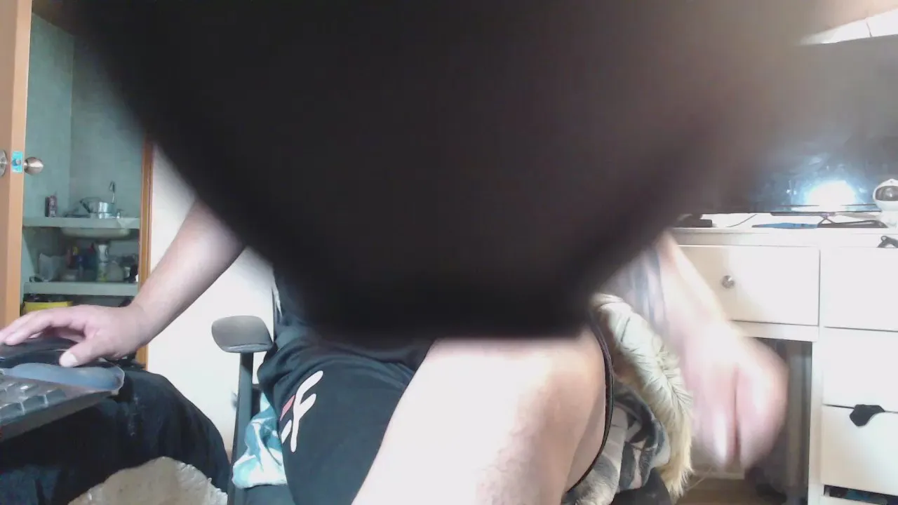 Offline shopia_pinterr on Cam4