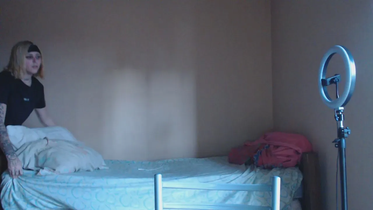 Offline Siltorres33 on Cam4