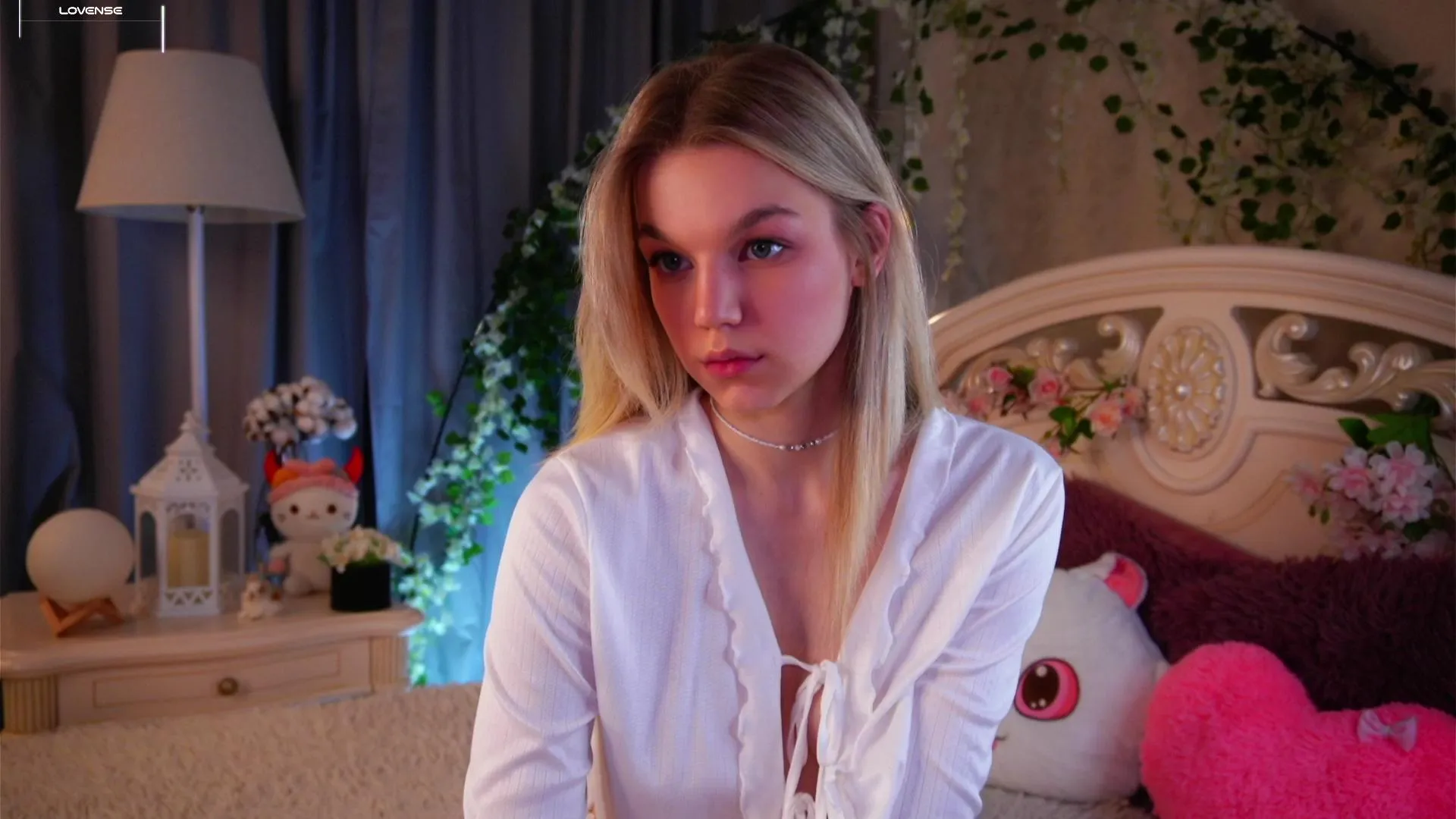 Offline SilverAlliston on Cam4