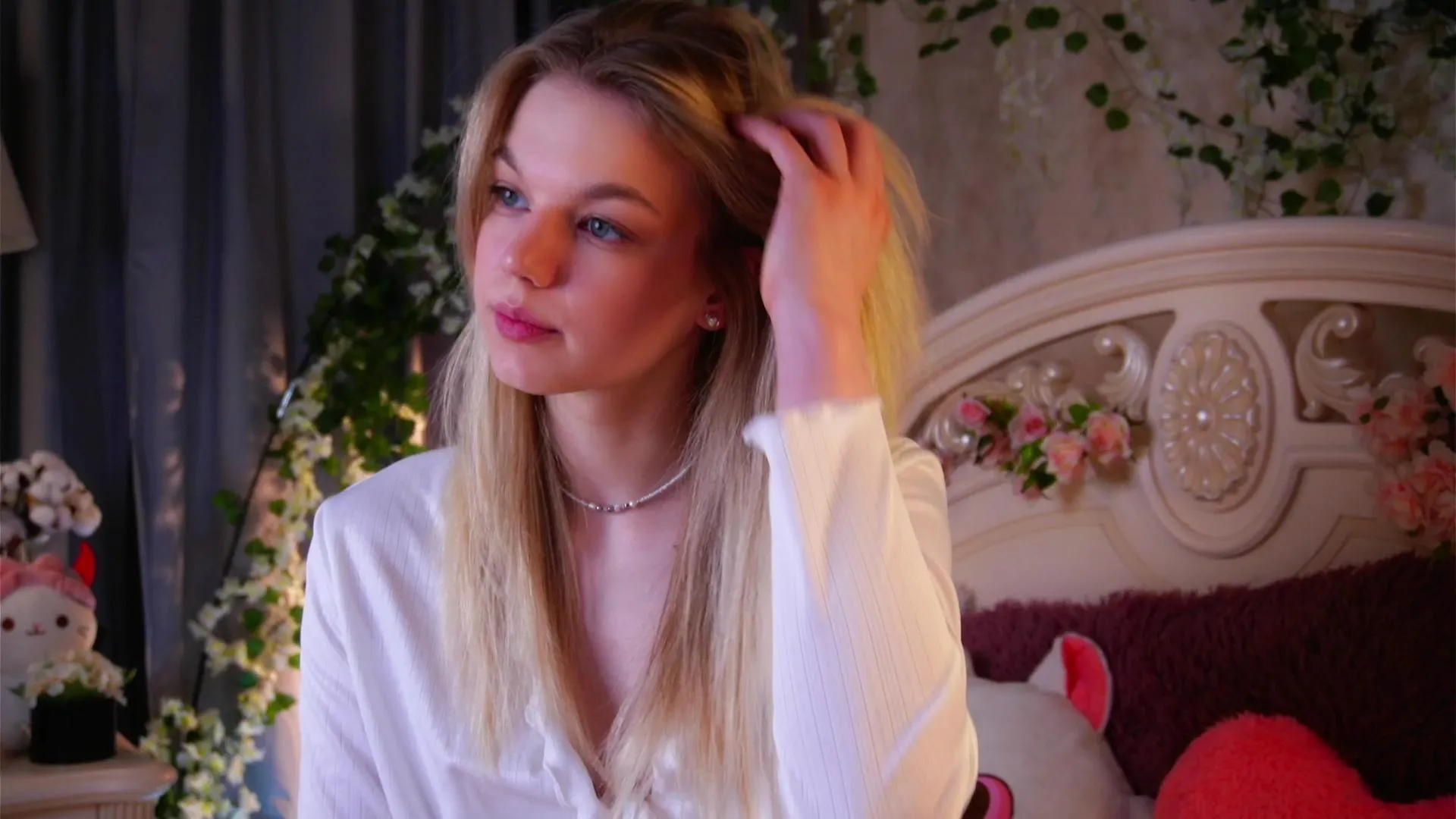 Offline SilverAlliston on Cam4