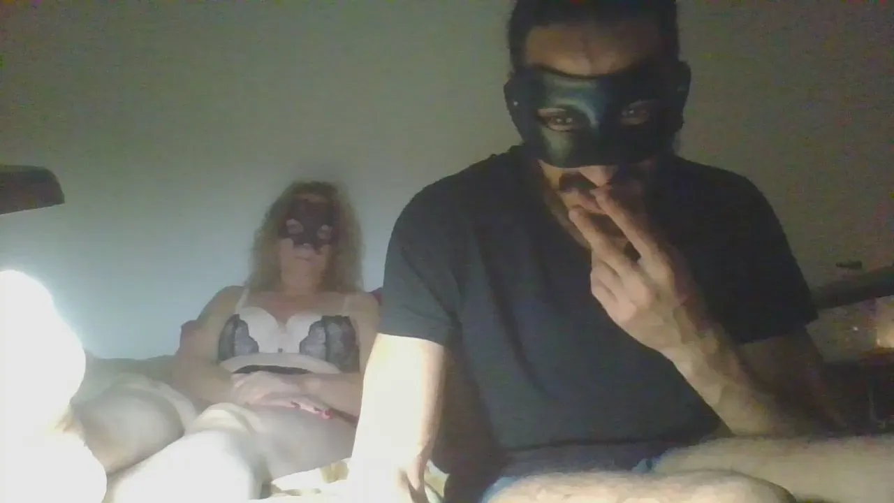 Offline SilverMom on Cam4