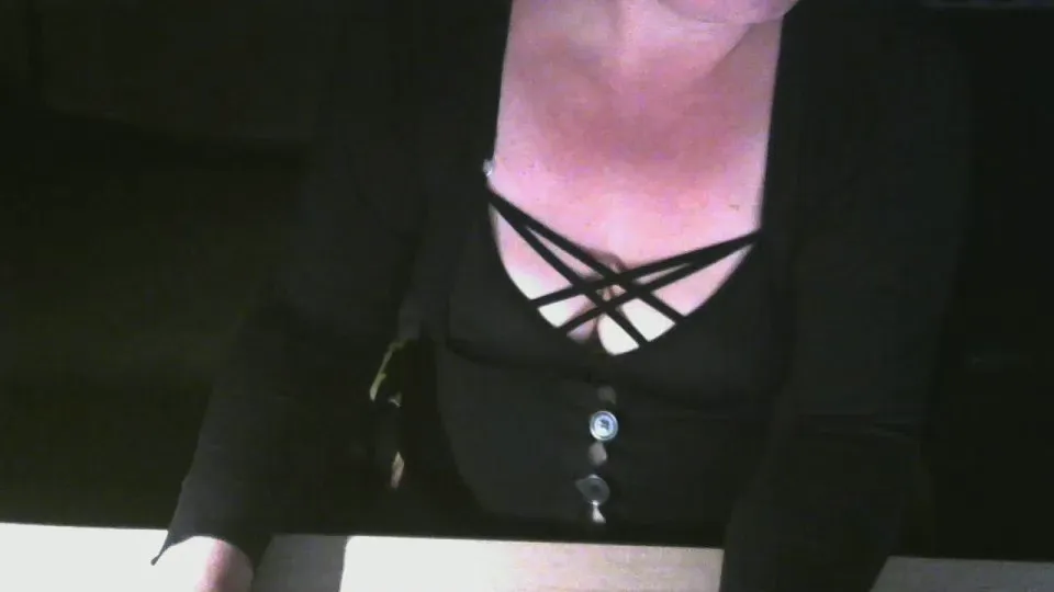 Offline silvia1977 on Cam4