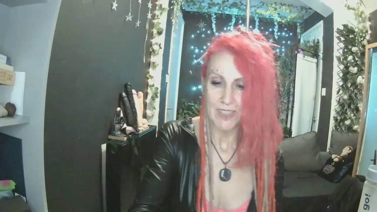 Offline SkySparks on Cam4