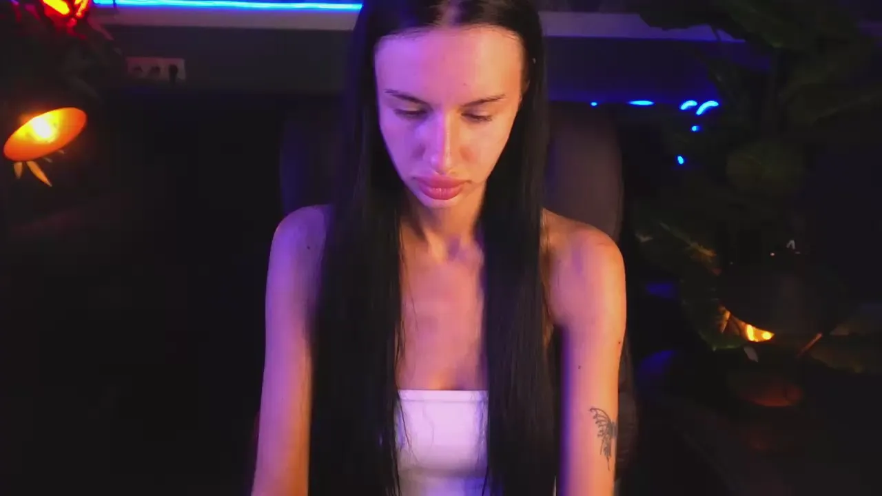 Offline Snow_WhiteeeX on Cam4