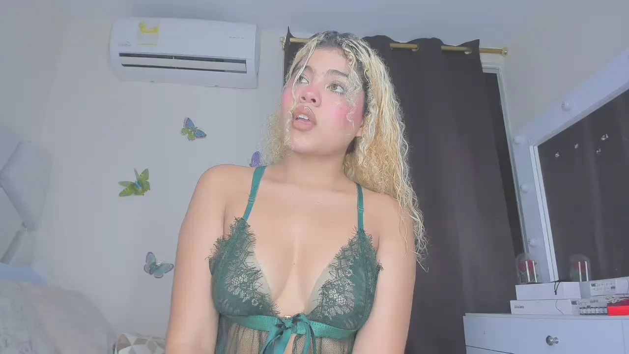 Offline sofiacastillo01 on Cam4