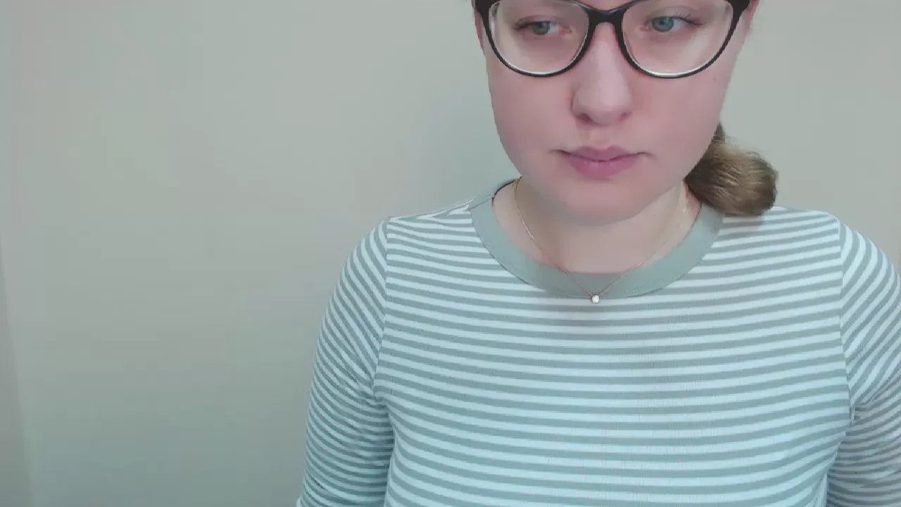 Offline SofiaKaily on Cam4