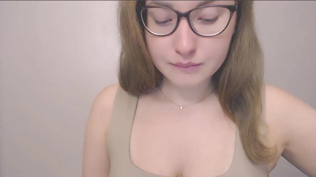 Offline SofiaKaily on Cam4