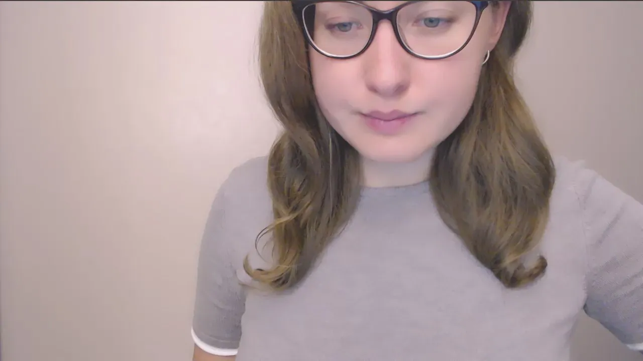 Offline SofiaKaily on Cam4