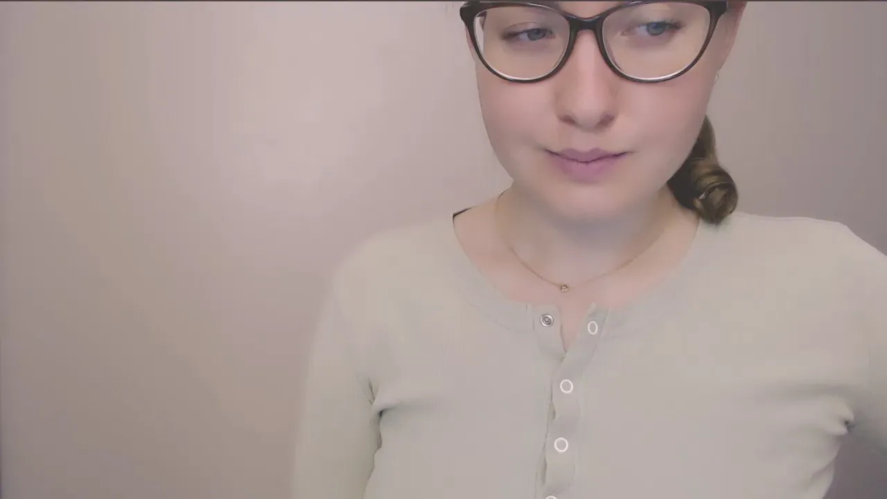 Offline SofiaKaily on Cam4