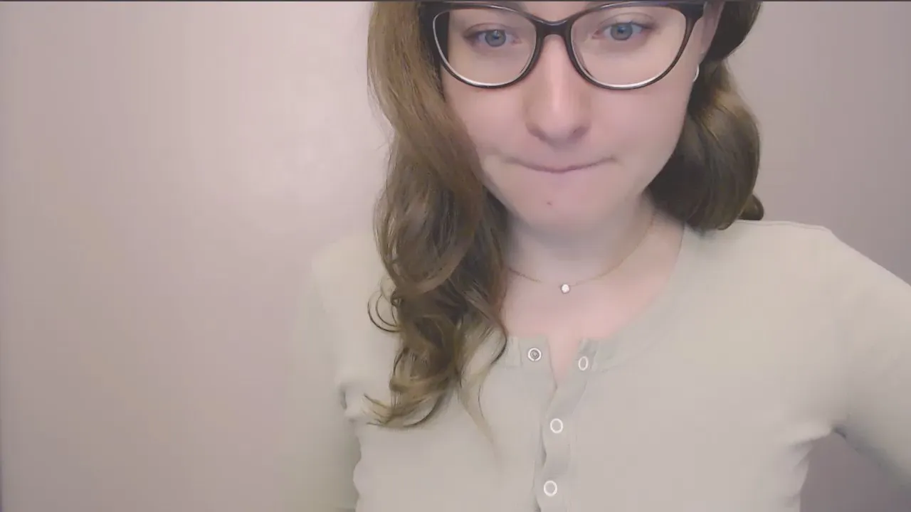 Offline SofiaKaily on Cam4