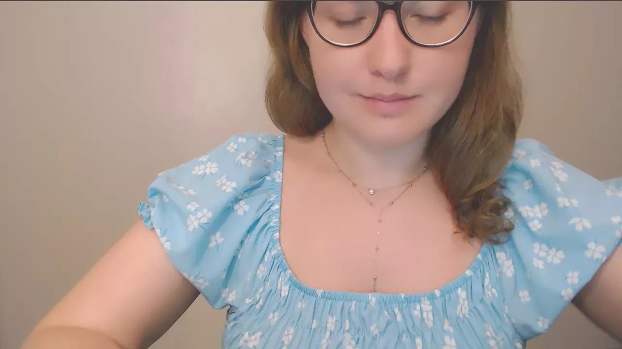 Offline SofiaKaily on Cam4