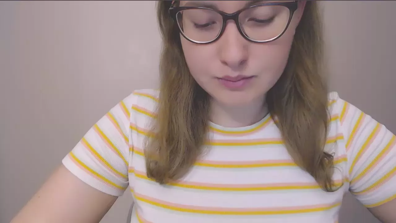 Offline SofiaKaily on Cam4