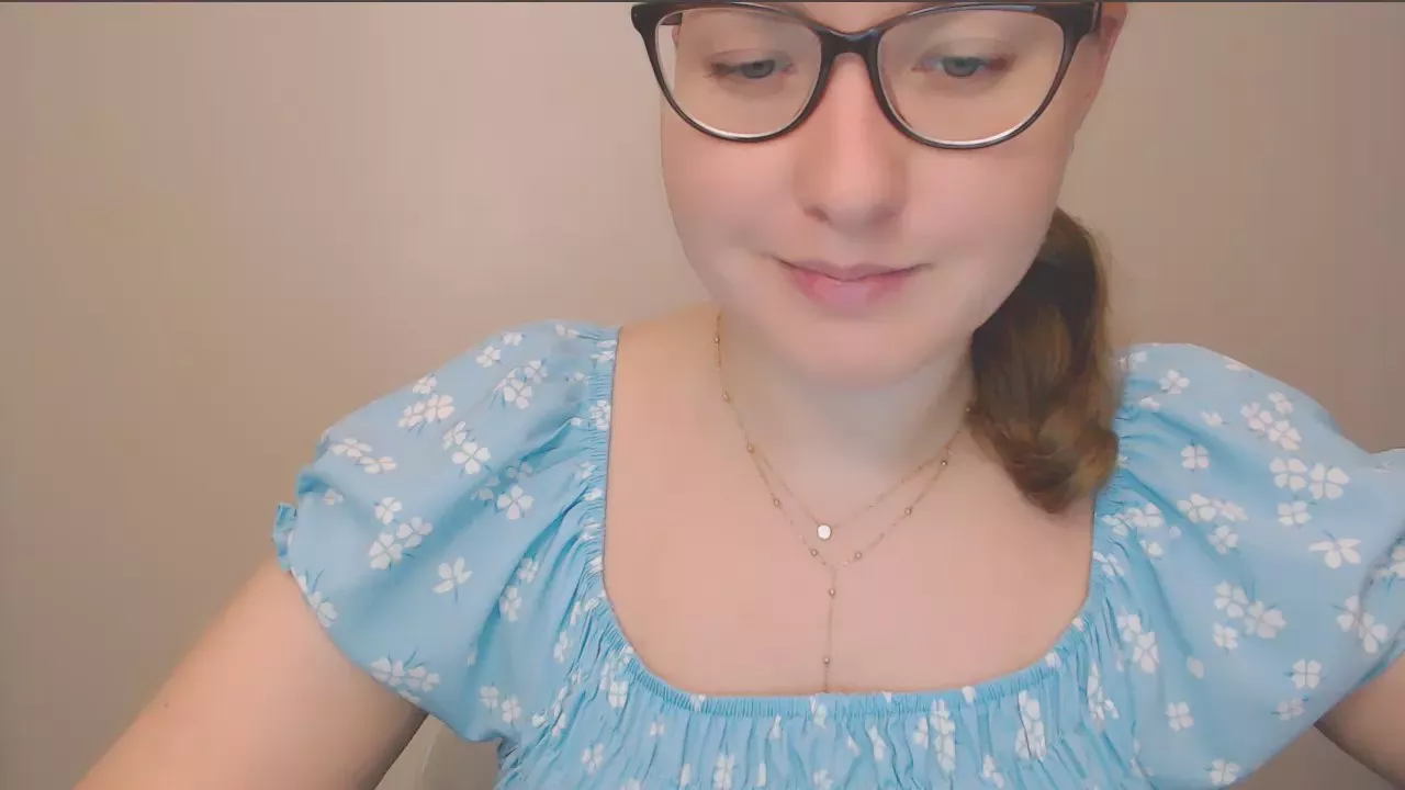 Offline SofiaKaily on Cam4