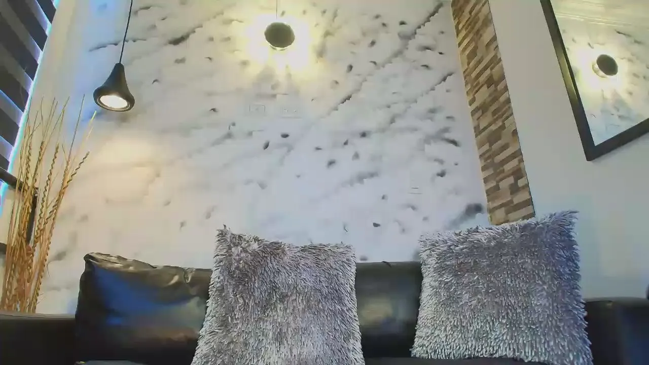 Offline Sophie_LittleS on Cam4