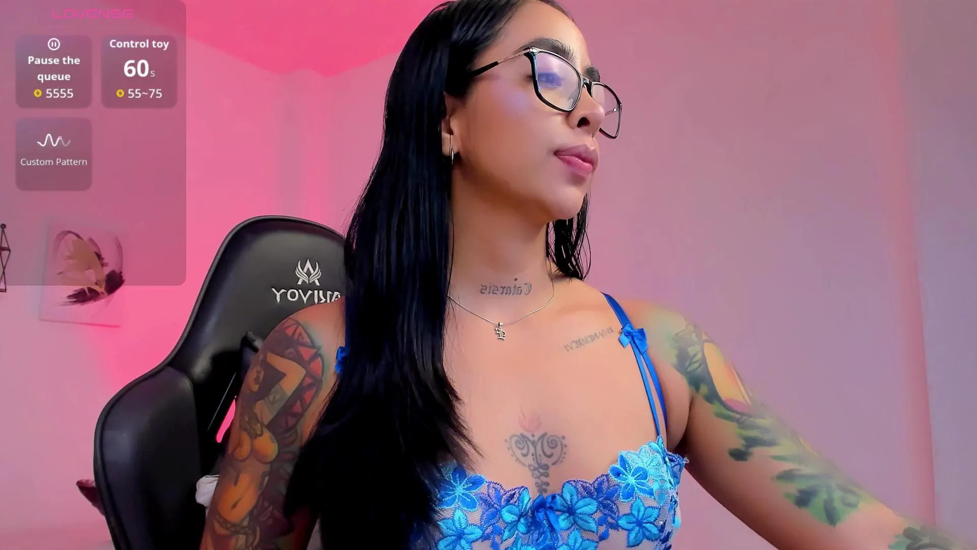 Freechat sophierooy2 on Cam4