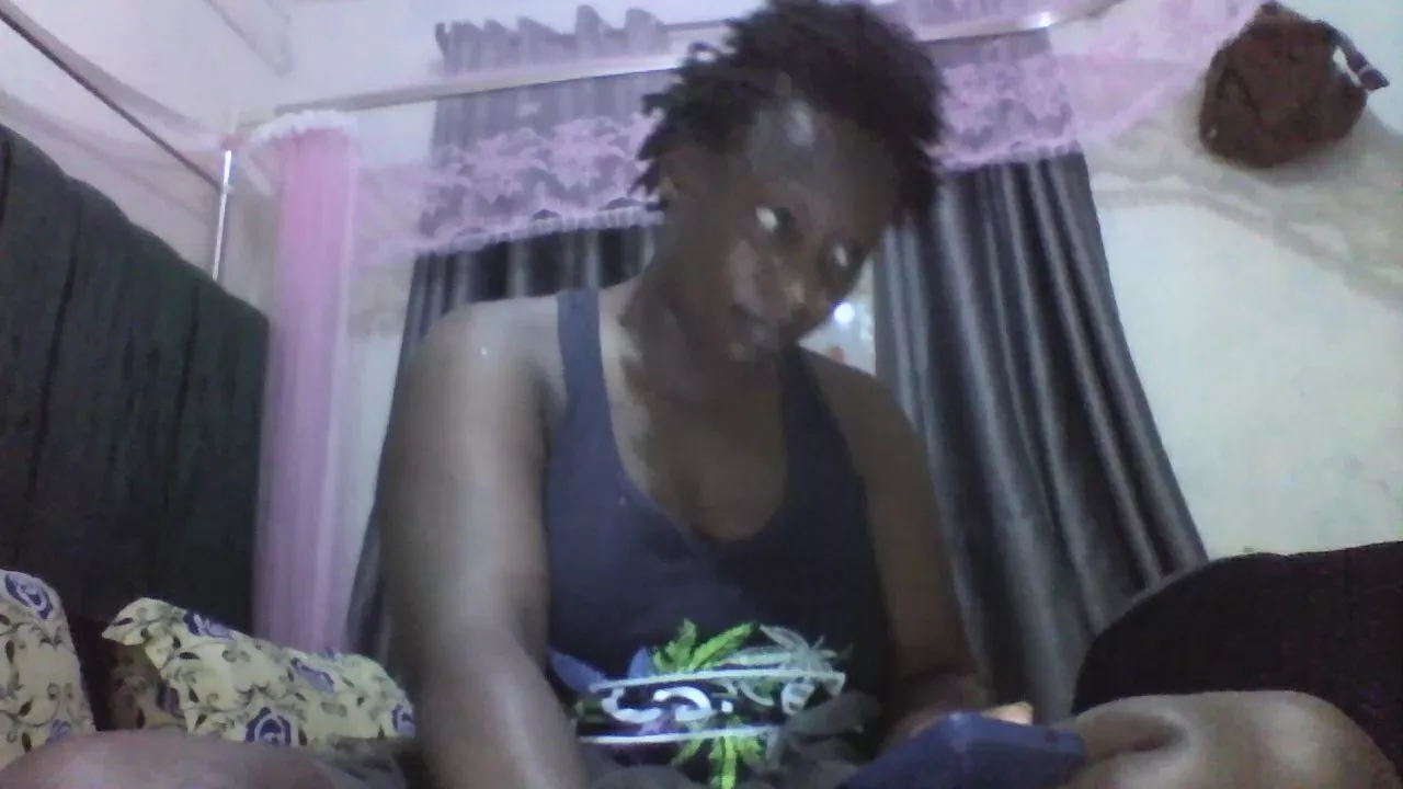 Offline spicyebony2 on Cam4