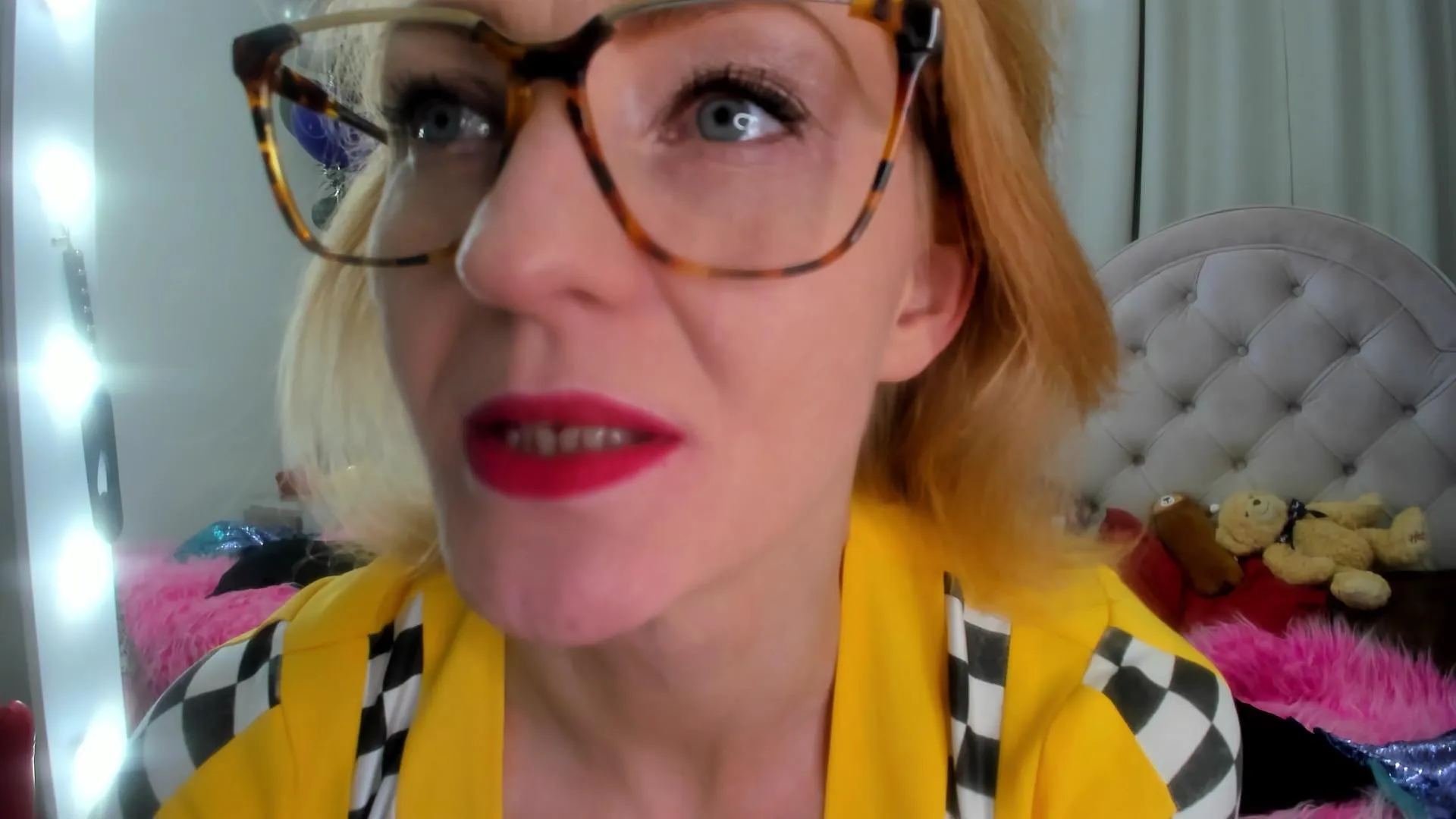 Offline SquirtyAlisa on Cam4