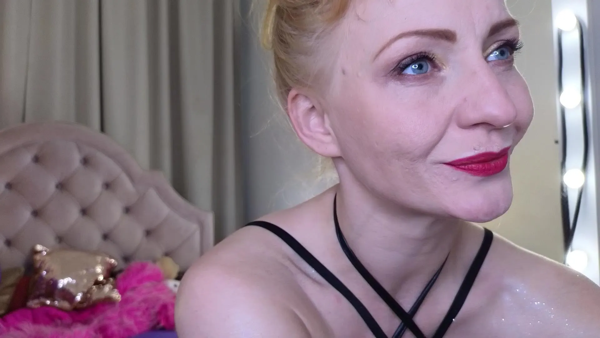 Offline SquirtyAlisa on Cam4