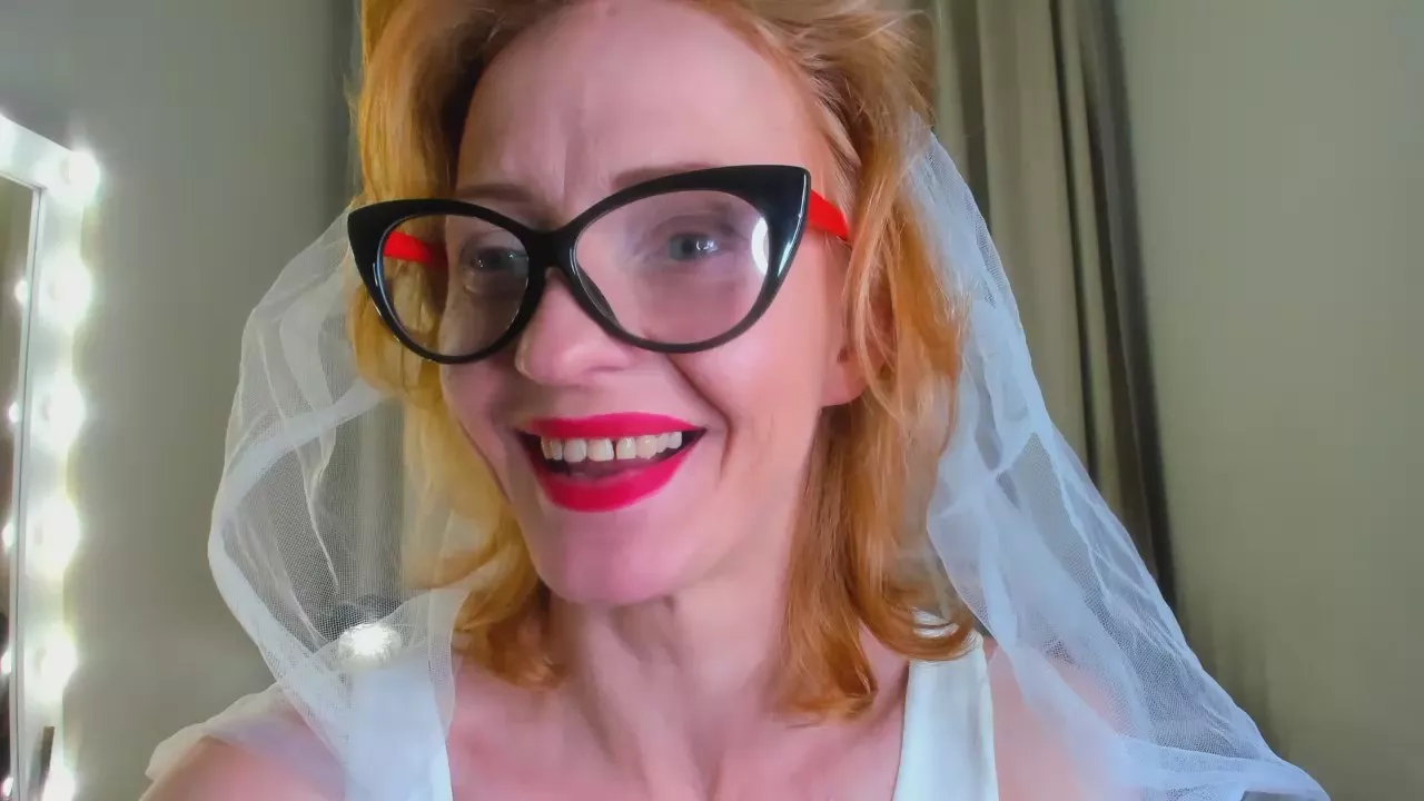 Offline SquirtyAlisa on Cam4