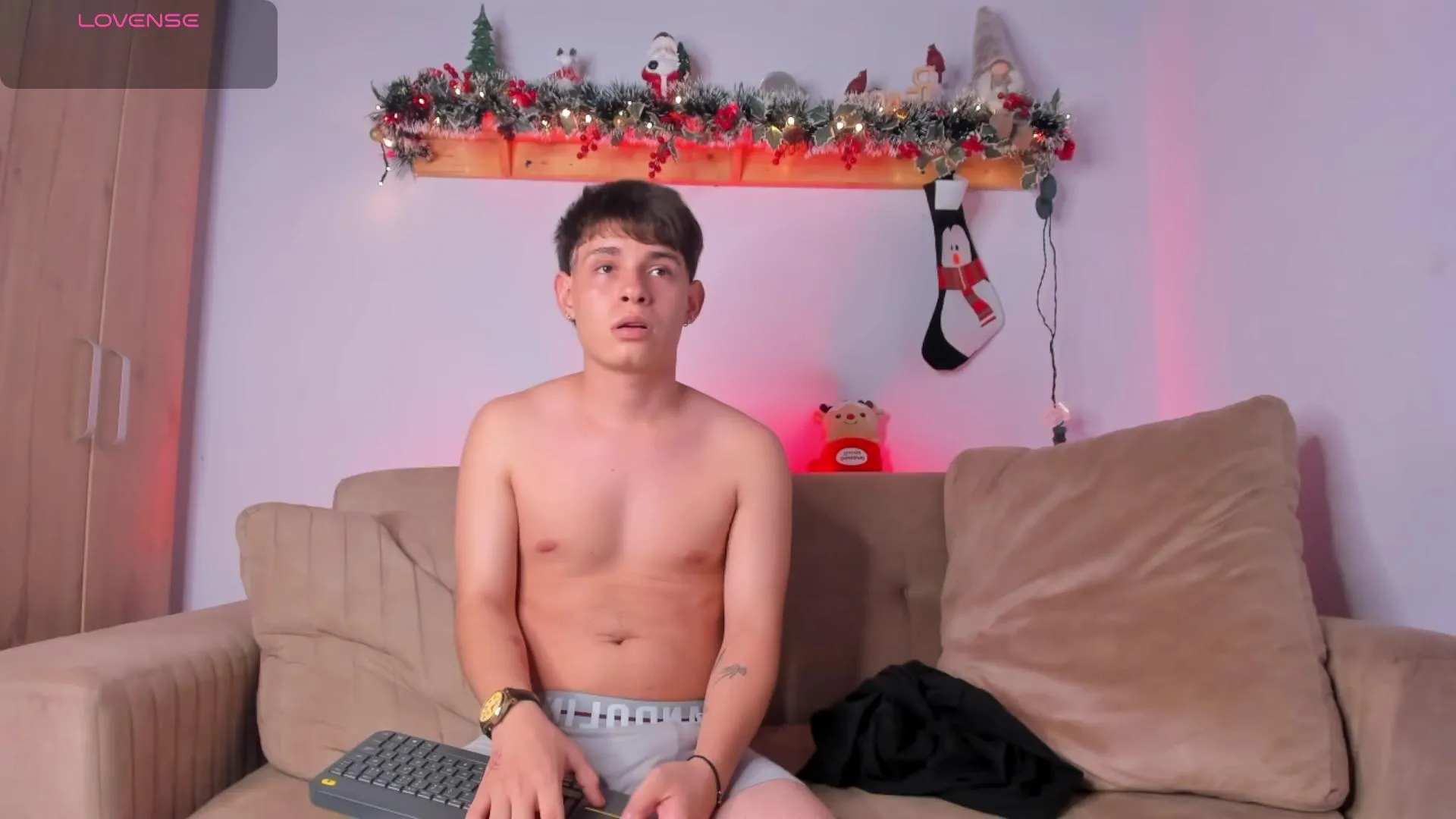 Offline stevee_28 on Cam4