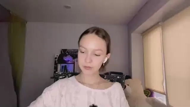 Offline SunniThiessen on Cam4