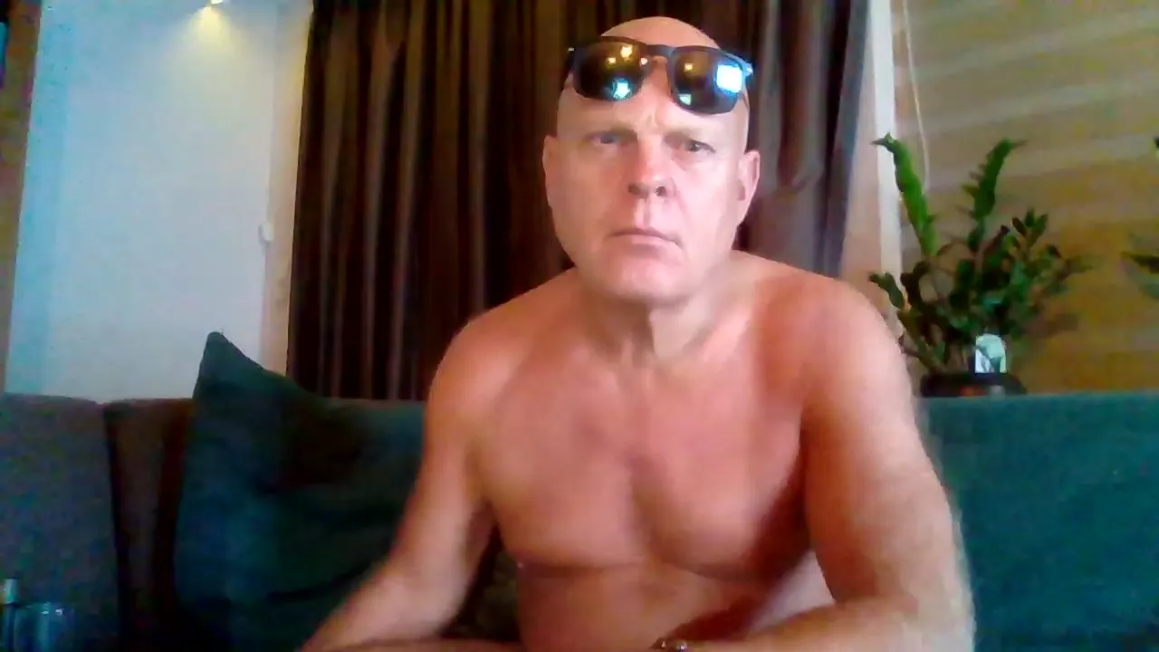 Offline super402 on Cam4